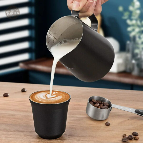 accessoire-barista-pichet-lait-1 Pichet à lait en acier inoxydable 580ml