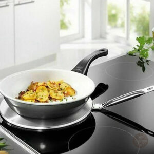 Accessoire de cuisine pour plaques à induction avec ergonomie