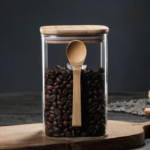 Cuillère à café incluse dans une boîte pratique
