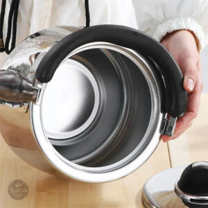 Bouilloire argentée design moderne pour induction