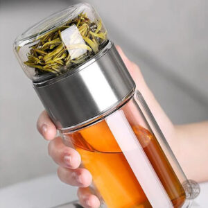 Bouteille infuseur idéale pour thé et fruits