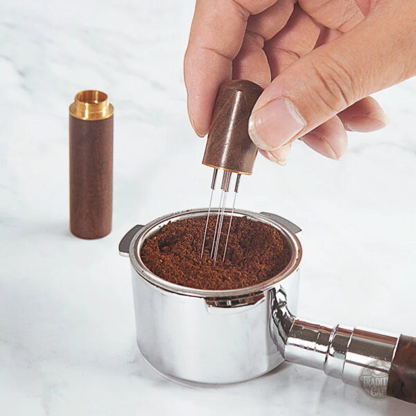 Broyeur de café compact en acier inoxydable élégant