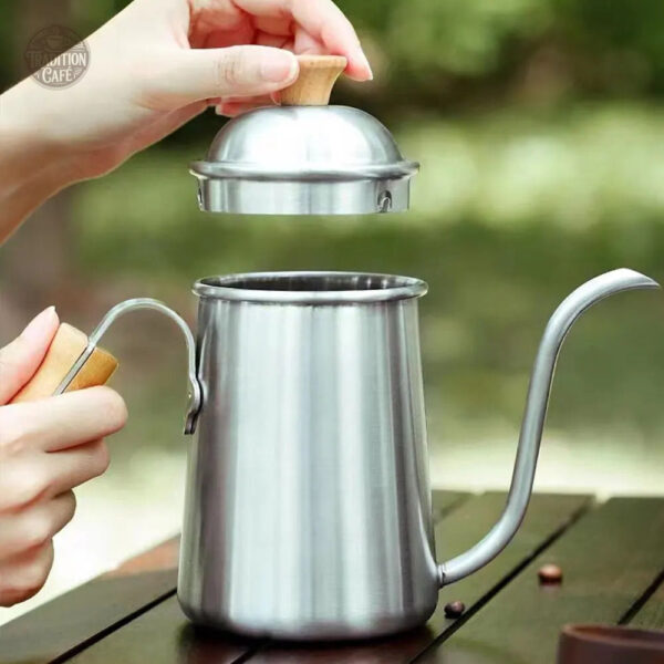 cafetiere-camping-acier-inoxydable-poignee-bois-1 Cafetière Col de Cygne 650 ml en acier inoxydable