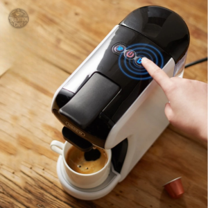 Machine à café polyvalente, design moderne et compact