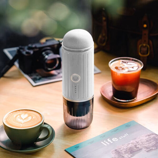 Cafetière Portative Blanche Design Élégant