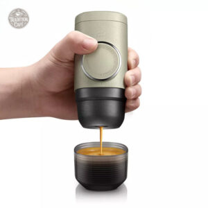 Cafetière Portable à Capsules Ergonomique