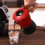 Cafetière moka design rouge et noir