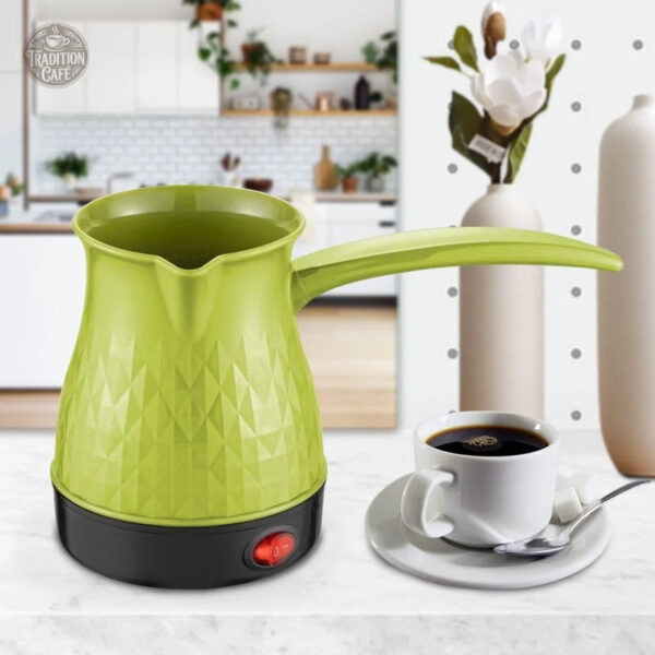 Cafetière verte, idéale pour un café traditionnel turc