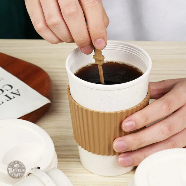 Gobelet avec couvercle pour boissons à emporter