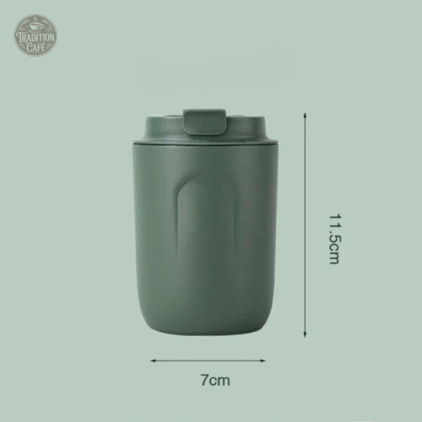 Gobelet isotherme couleur verte, design élégant