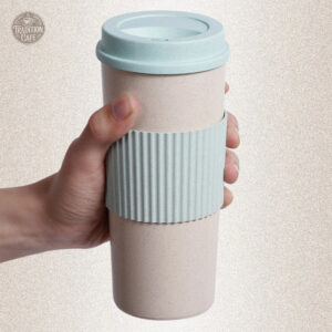 Gobelet réutilisable en plastique avec capuchon