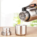 Gourde en acier inoxydable 1,5L avec sangle pour le transport