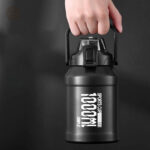 Gourde 1,5L noire idéale pour les activités en extérieur