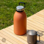 Gourde avec paille, capacité de 1,5L, design pratique