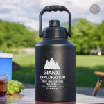 Gourde 2L noire, design isotherme pratique