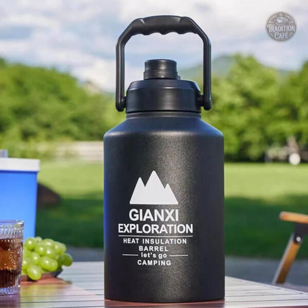 Gourde 2L noire, design isotherme pratique