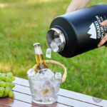 Gourde isotherme avec anse, capacité 2 litres