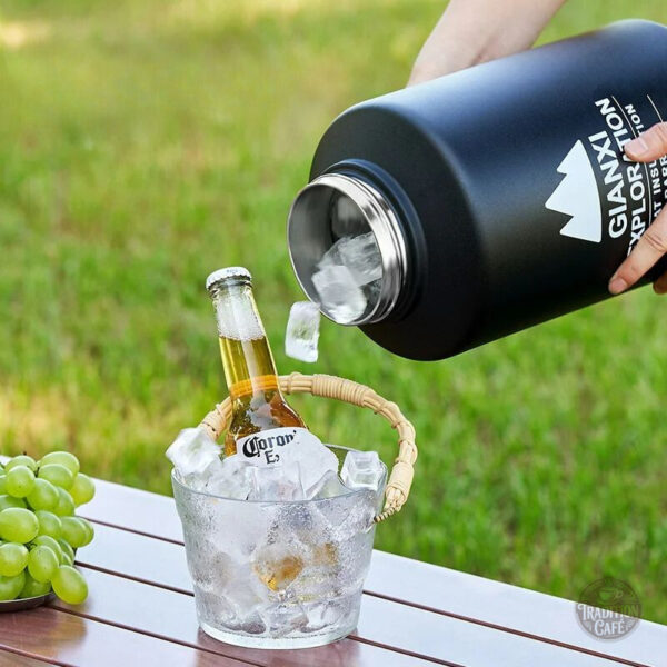 Gourde isotherme avec anse, capacité 2 litres