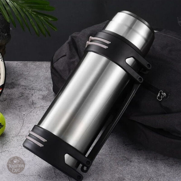 gourde-isotherme-2l-sangle-transport-1 Gourde isotherme 2L avec sangle réglable