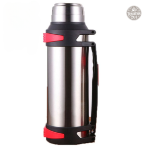 Thermos inox argenté au design élégant pour le transport facile
