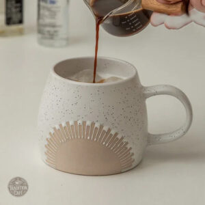 Grande tasse en céramique élégante, design moderne