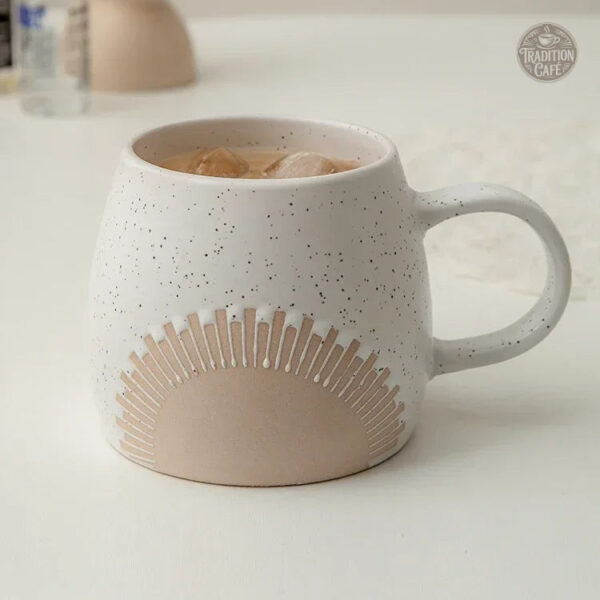 Tasse raffinée en céramique, idéale pour café ou thé