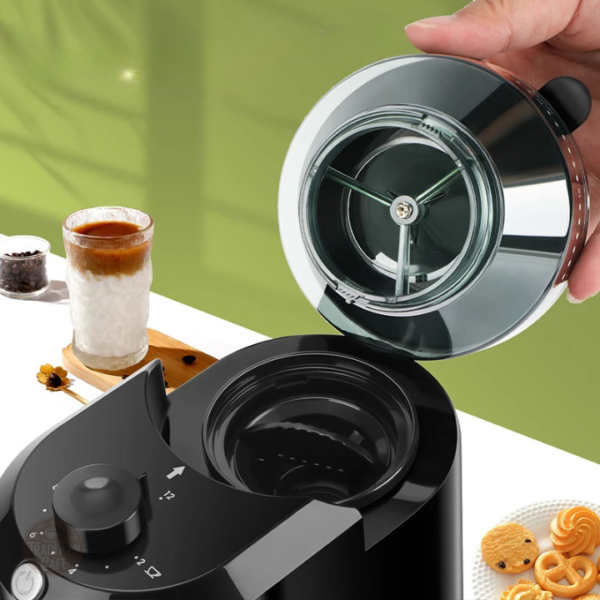 Moulin à café au design épuré, idéal pour la cuisine