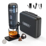 Cafetière à dosettes compacte et pratique
