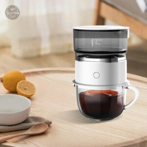 Design compact de la mini cafetière portable blanche