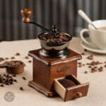 Moulin à café ancien manuel miniature