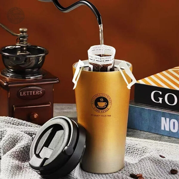 Mug Café au design isotherme avec poignée dorée