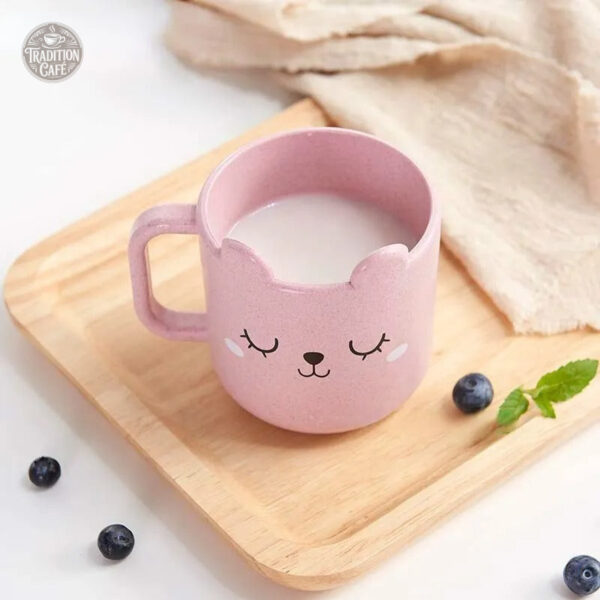Mug rose avec un motif de chat ludique et charmant