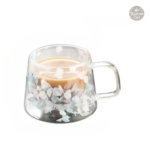 Mug avec design fleuri, parfait pour une expérience de dégustation raffinée