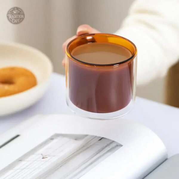Mug en verre isolant avec design à double paroi