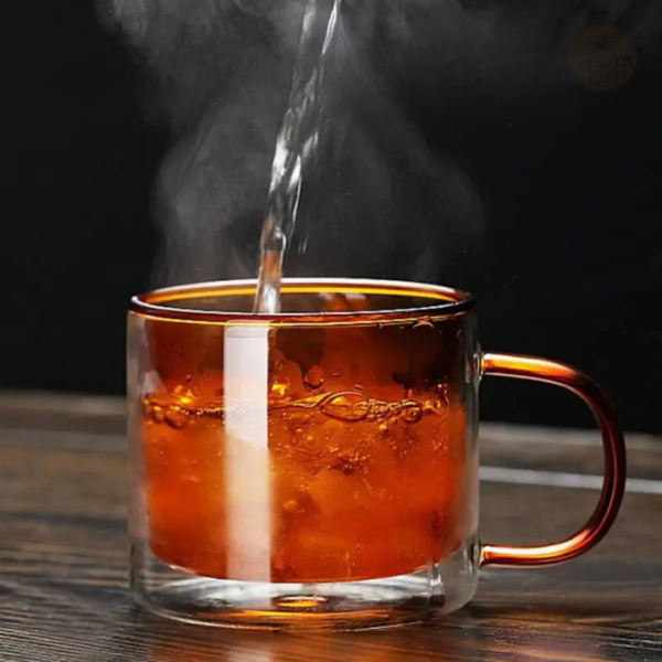 Mug ergonomique avec poignée orange pour boissons chaudes