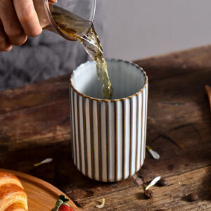 Mug en Grès Blanc, style épuré et moderne