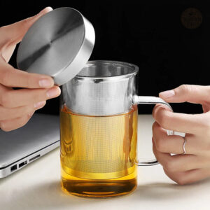 Accessoire de cuisine : mug infuseur stylé et pratique