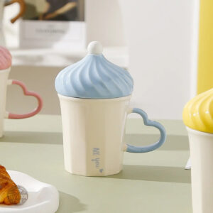 Mug cupcake coloré pour déguster votre thé