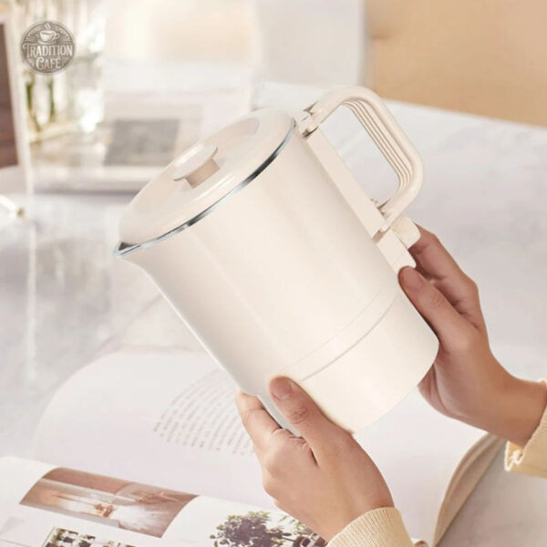Bouilloire compacte avec un design ergonomique