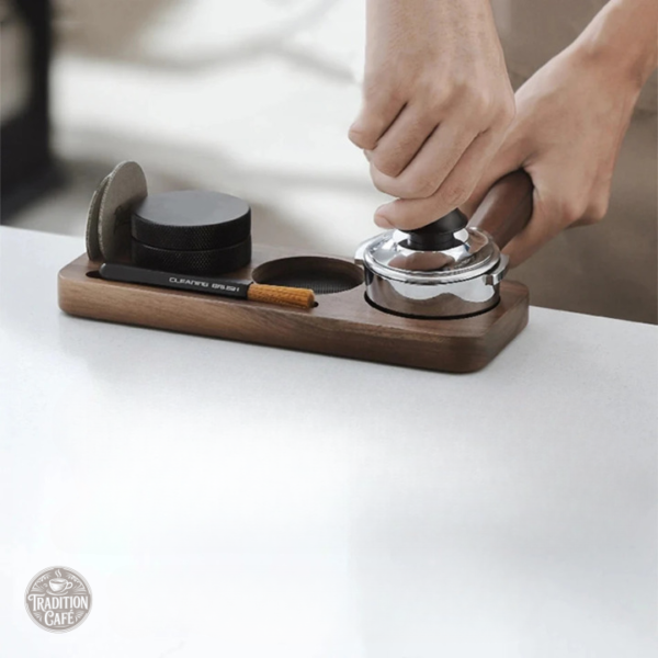 Outil de barista, station de tassement pour café marron