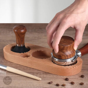 Outil de Tassage avec Quatre Fentes en Bois