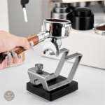 Tassage de café : repose filtre ajustable en métal