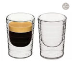 Tasse double fond élégante pour un café raffiné