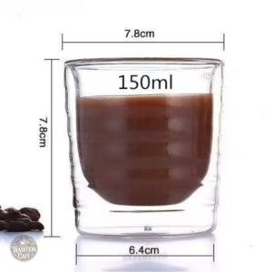 Tasse à café design avec effet de double fond