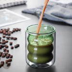 Tasse double fond en verre, design unique et coloré