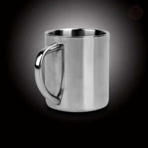 Tasse à café élégante en acier argenté