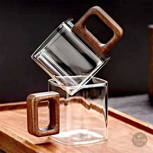 Tasse à café avec poignée en bois, style contemporain