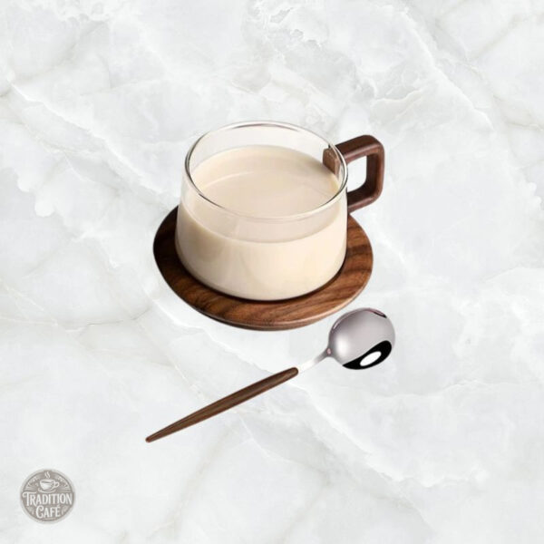 Tasse transparente élégante pour café avec soucoupe