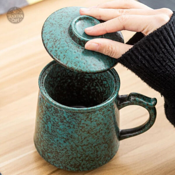 Tasse à thé en céramique avec infuseur intégré