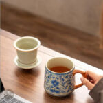 Tasse à thé contemporaine avec fonction infuseur